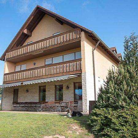 Gaestehaus Lorz Höchstadt an der Aisch Exterior photo